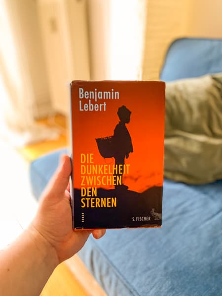 Cover von Die Dunkelheit zwischen den Sternen